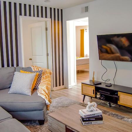 Cozy Condo, Minutes From Broadwy, Sleeps 5 แนชวิลล์ ภายนอก รูปภาพ