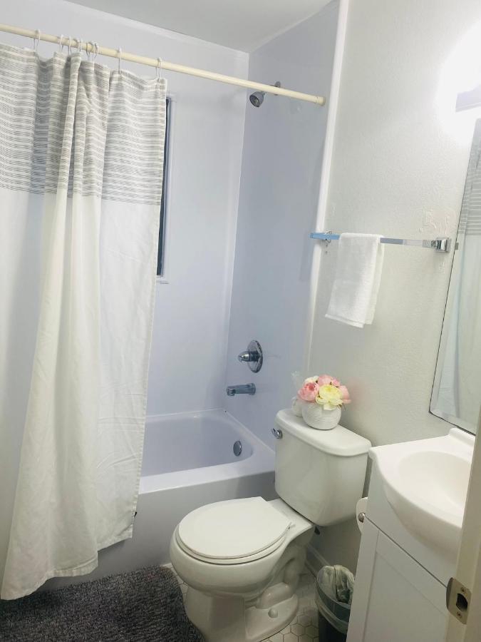 Cozy Condo, Minutes From Broadwy, Sleeps 5 แนชวิลล์ ภายนอก รูปภาพ