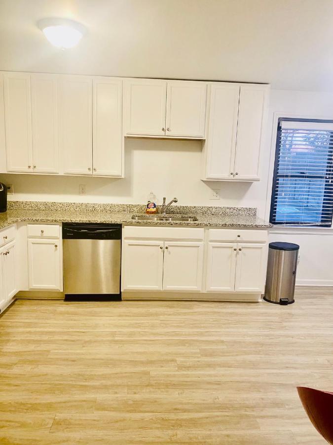 Cozy Condo, Minutes From Broadwy, Sleeps 5 แนชวิลล์ ภายนอก รูปภาพ