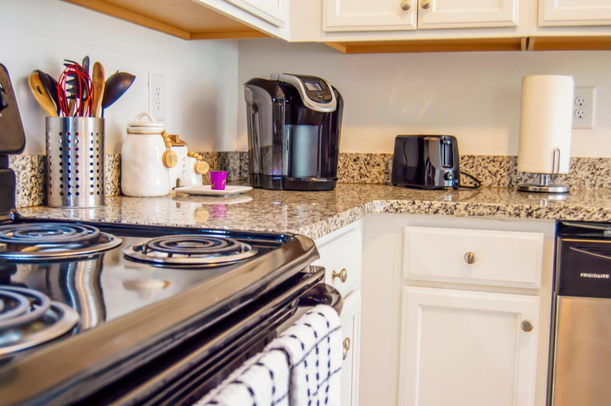 Cozy Condo, Minutes From Broadwy, Sleeps 5 แนชวิลล์ ภายนอก รูปภาพ