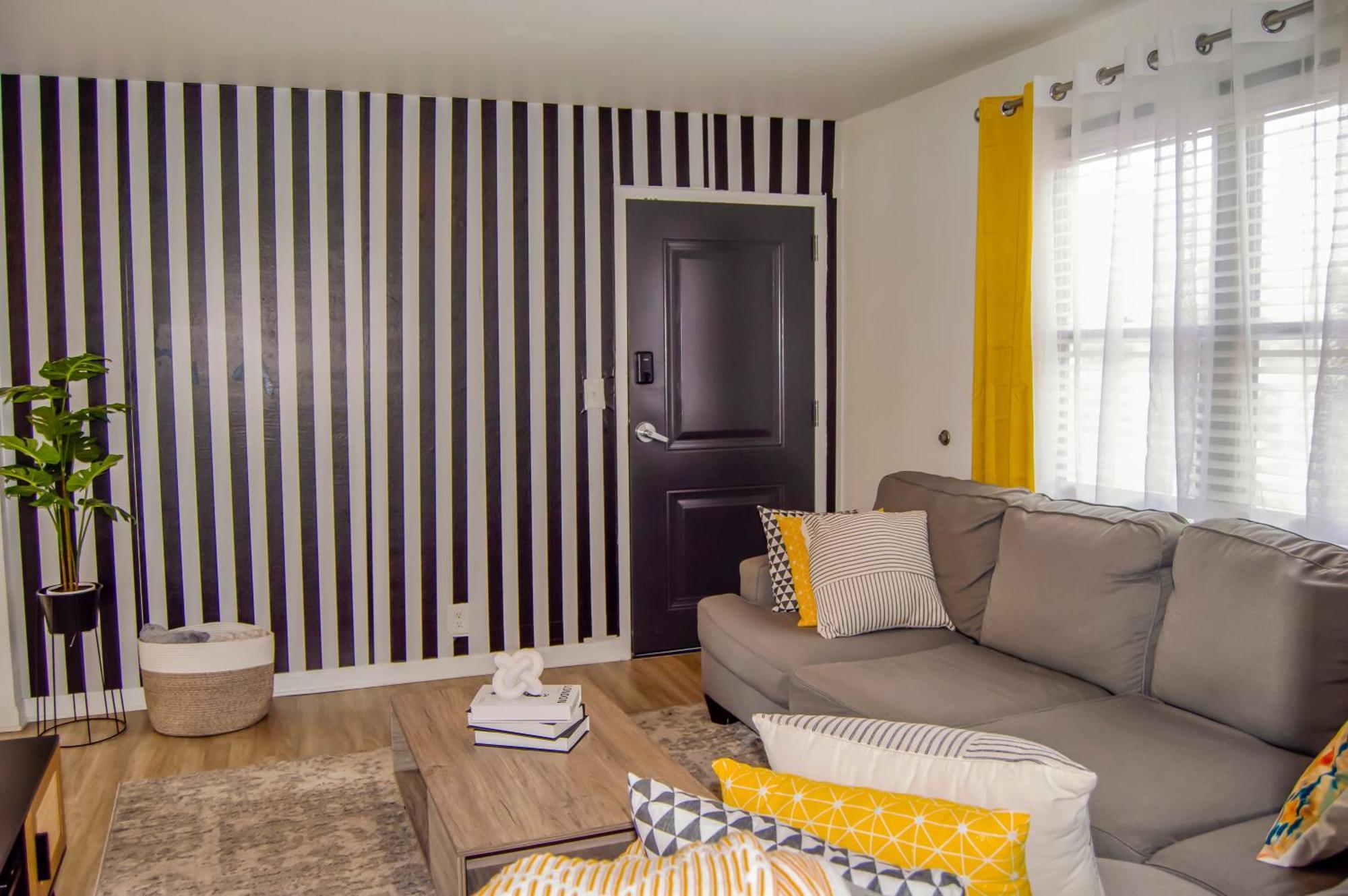 Cozy Condo, Minutes From Broadwy, Sleeps 5 แนชวิลล์ ภายนอก รูปภาพ