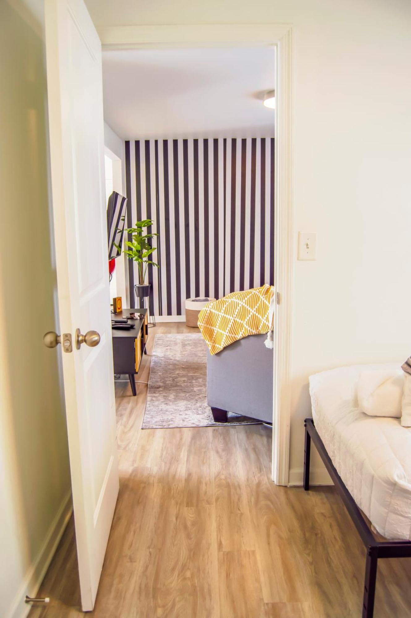 Cozy Condo, Minutes From Broadwy, Sleeps 5 แนชวิลล์ ภายนอก รูปภาพ